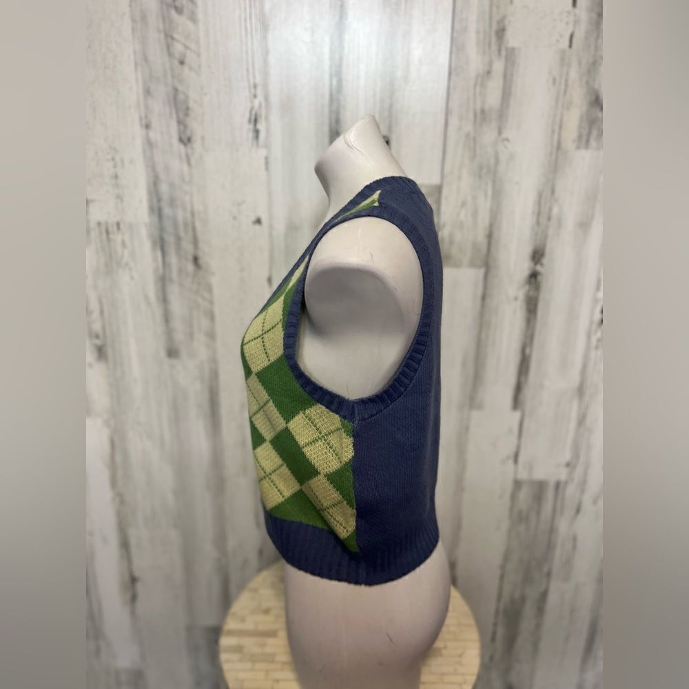 Green vest  - Picture 4 of 6